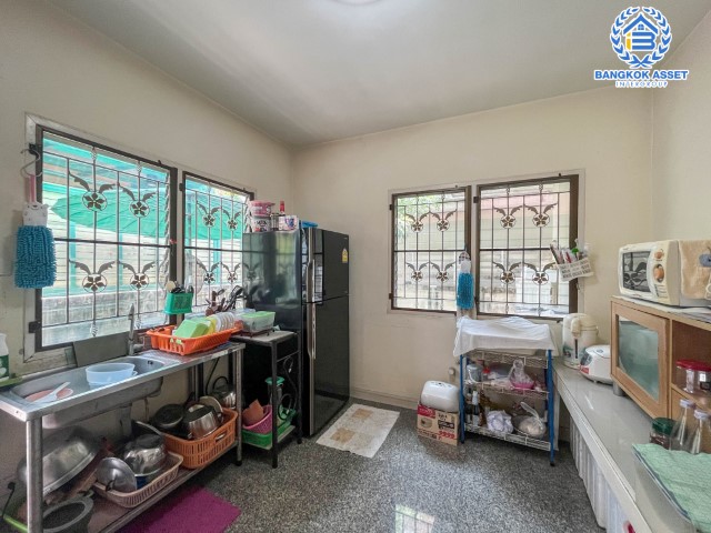 *****บ้านเดี่ยวมือสองย่านกรุงเทพฯ ม.วราภิรมย์ สุขาภิบาล5 เนื้อที่กว้างขวางถึงเกือบ 53 ตร.ว. ฟังก์ชัน 3 ห้องนอน 3 ห้องน้ำ 2 ที่จอดรถ บนทำเลเชื่อมต่อถ.รามอินทรา ถ.สายไหม และถ.พหลโยธิน ใกล้สนามบินดอนเมือง, ทางด่วน "รามอินทรา" และรถไฟฟ้าสายสีเขียว "สถานีสายหยุด"